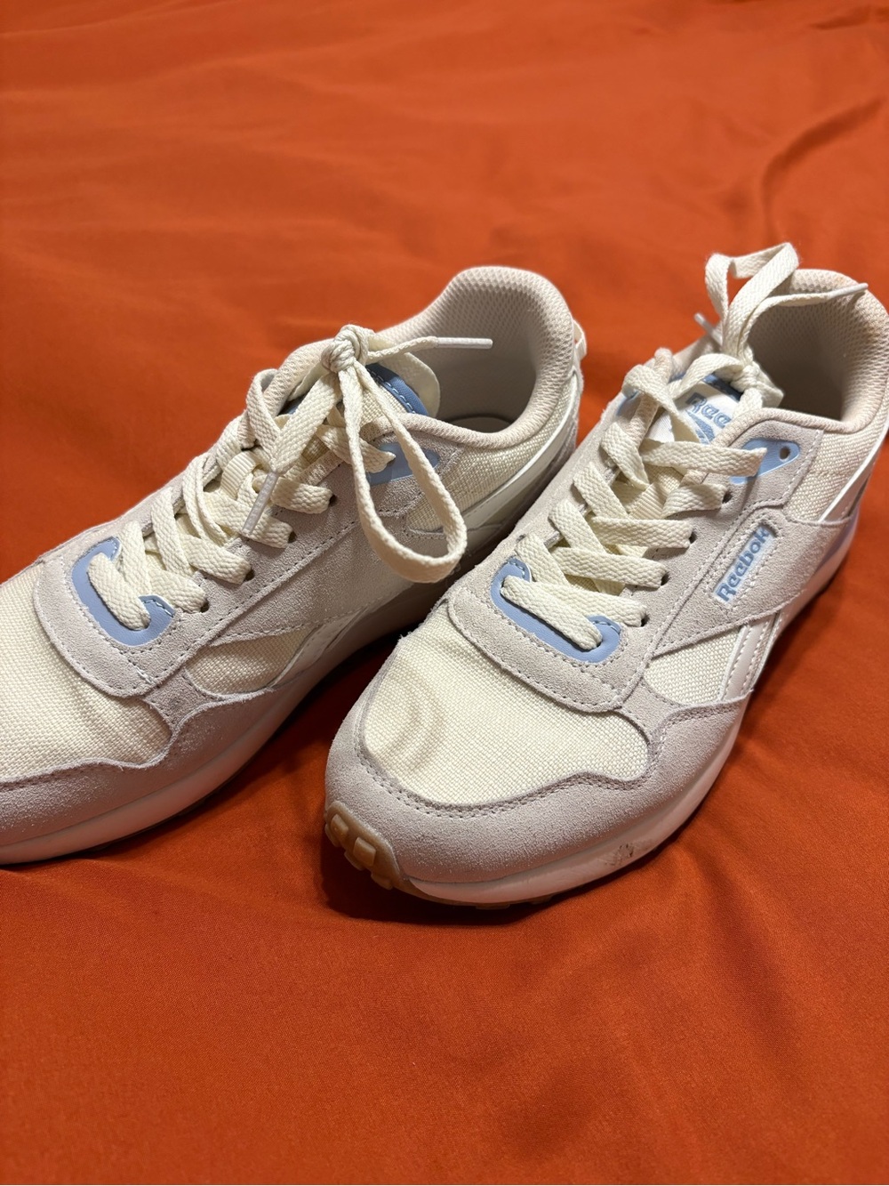 Reebok Off-White & Light Blue Retro Low-Top Sneakers